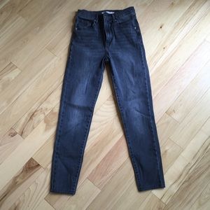 Levi’s Mile High Skinny Ankle Jeans - size 25
